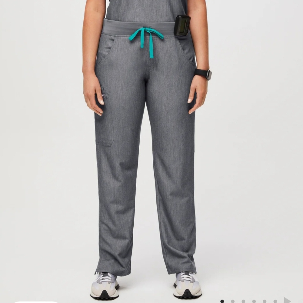 FIGS Graphite Kade - Petite Cargo Scrub Pants 2XL